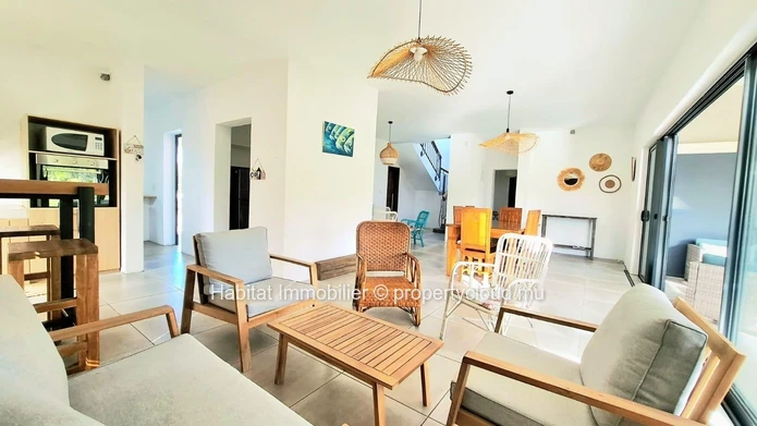 To rent: House located in a gated community in Beau Vallon