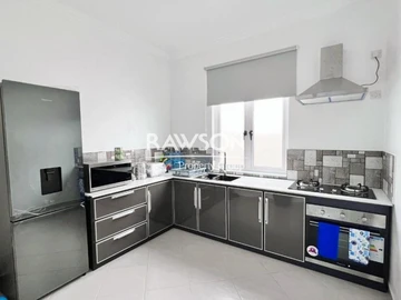 6 Bedroom Apartment