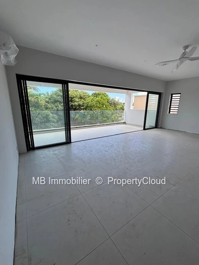 Appartement R+2 en vente.