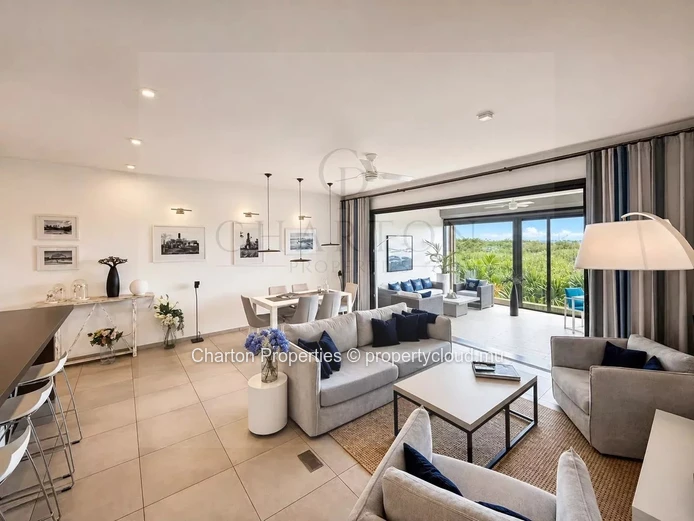 Luxury 3-bedroom en suite apartment with access to the facilities of a private estate