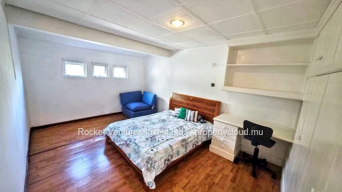 Villa élégante avec 4 chambres à louer et à vendre, Floréal – Centre