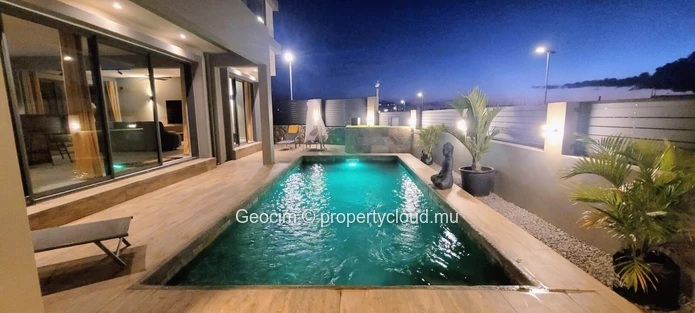 Flic en Flac Dans Morcellement fermé, Maison neuve meublée de 3 càc 3 sdb + studio independant sur 132 toises terrain... (Mandat exclusif)