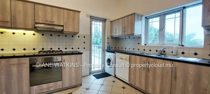 À Louer - Penthouse de 3 chambres à coucher à Floréal