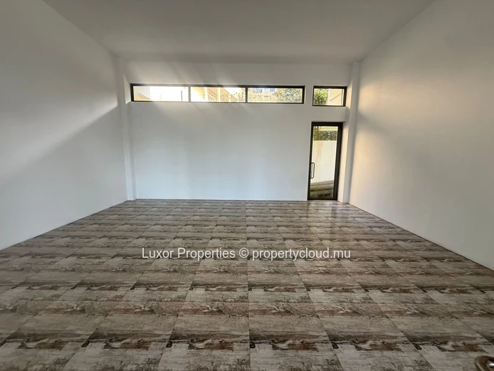 Espace Commercial À Louer À Curepipe