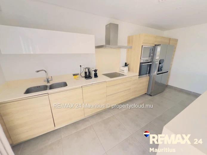 3 Bedrooms Penthouse | Private Jacuzzi | Shared Pool | Fully Furnished