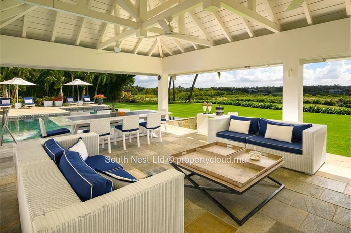 Exceptional 6-Bedroom Golffront Villa with Panoramic Sea & Île aux Cerfs Views