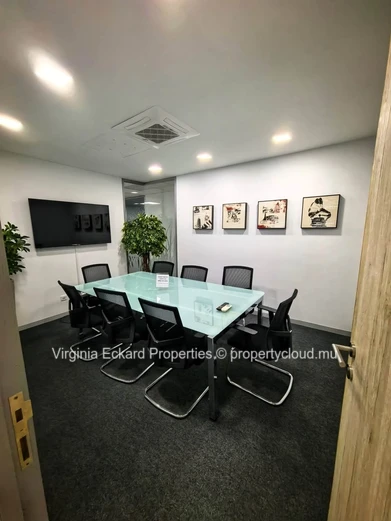 Bureau exécutif meublé avec salle de réunion — Grand Baie, 15,5 m²