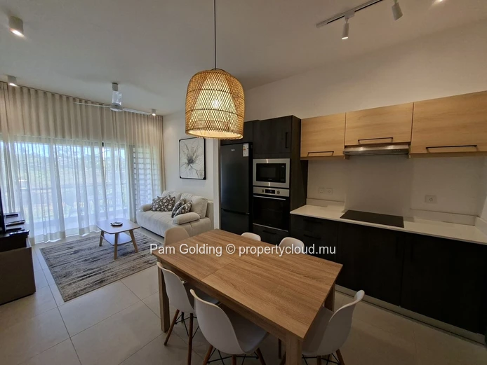 Bel appartement de 2 chambres à Beau Plan Smart City