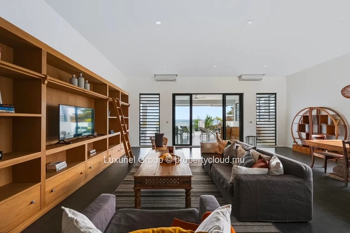 Péreybère – Penthouse D'exception Pieds Dans L'eau