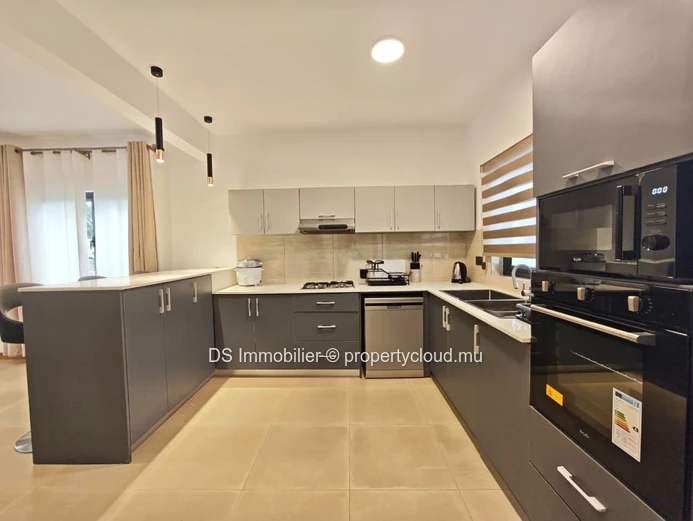 4-Bedroom Villa With Private Pool For Rent – The Vale - North