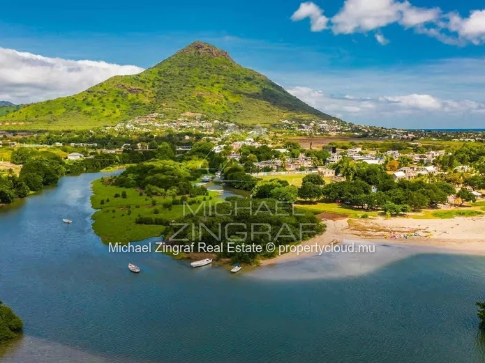 3 bedrooms townhouse in the heart of Tamarin
