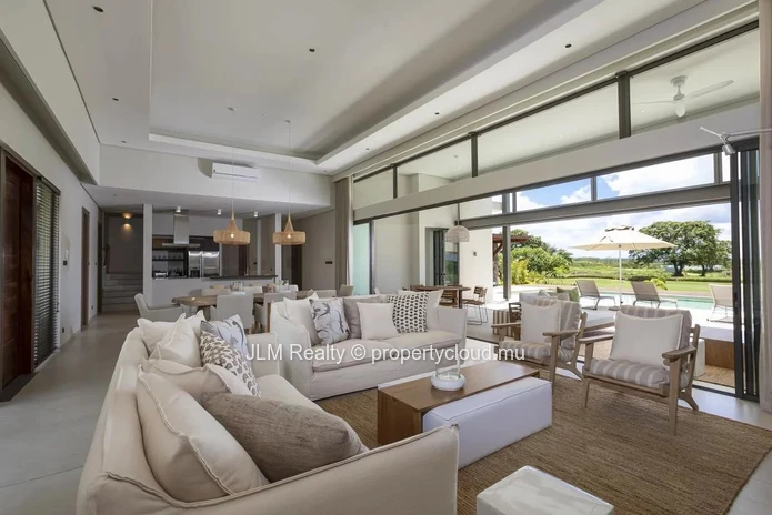 Prestigieuse villa à vendre dans un domaine golfique à Beau Champ sur la côte est de l’Île Maurice