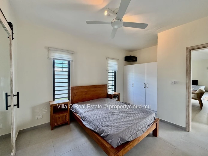 Unique opportunity to acquire a lovely 4-bedroom en-suite house in a secure residence in Grand Baie. Rs. 12 million s...