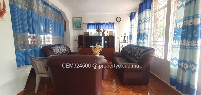 Semi furnished house for sale at royal road Montagne Blanche