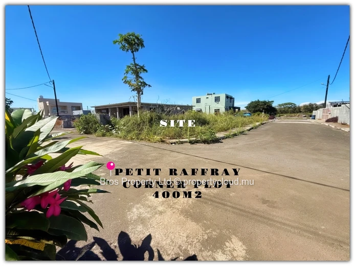 400m² Corner Residential Plot in Petit Raffray, Grand Baie