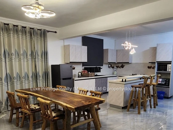 Villa Moderne et Spacieuse de 4 Chambres avec Piscine près de Port-Louis
