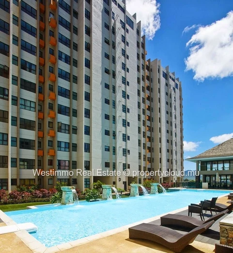 Spacious 3-Bedroom Apartment for sale in Sodnac with shared pool