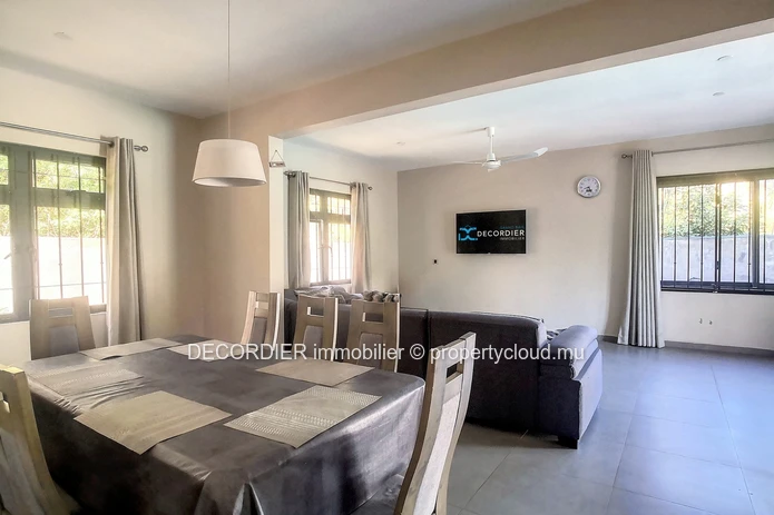 Modern house located 5 minutes from the beach