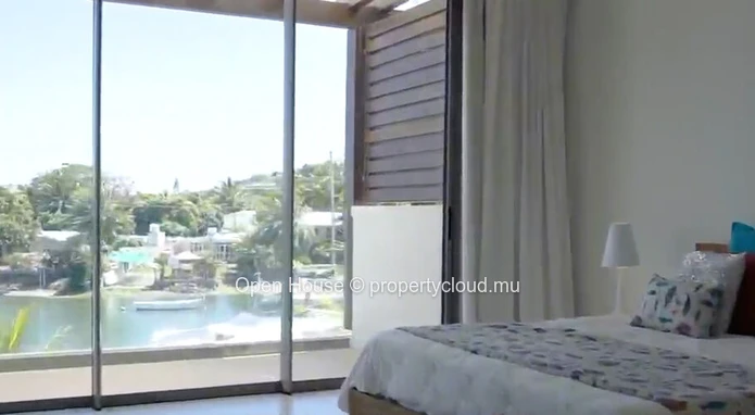 Penthouse 3 chambres avec piscine privée à louer à Rivière Noire