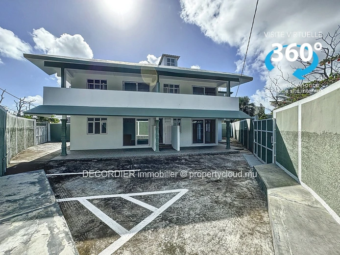 For rent – Commercial building with 4 units in Grand-Baie