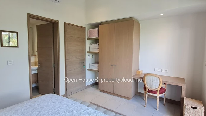 Mont Choisy Park in Grand Baie - IRS Apartment for sale 214m², 3 bedrooms, shared swimming pool, accessible to foreig...