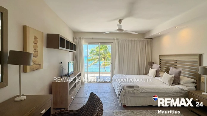 Luxury Penthouse with Exceptional Sea Views in Bain Boeuf