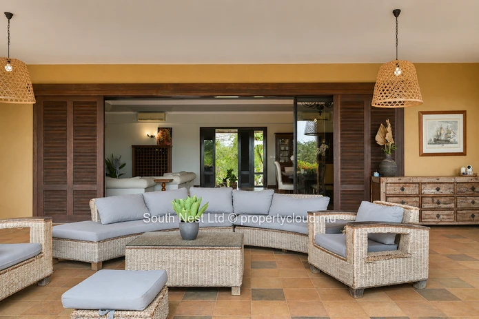 Villa de Luxe d'Exception à Tamarin | Domaine Golfique Privé & Art de Vivre Exclusif