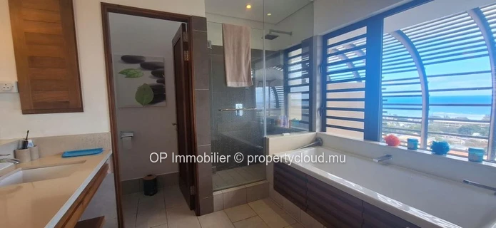 Luxurious Apartment with Stunning Views in Tamarin