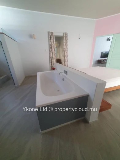 Villa For Sale In Pereybere