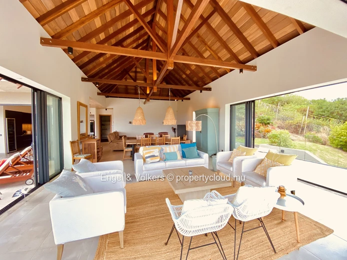 Extraordinary Villa in Petite Riviere Noire