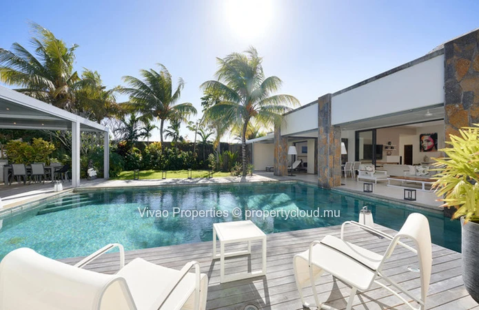 Exceptional villas for sale in Grand Baie - 414m2 - Heated swimming pool of 93m2 - Home automation - Fully furnished ...