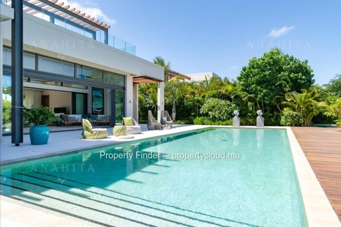 Une Villa Luxueuse avec Vue sur le Golf, Piscine Privée et Terrasse sur le Toit