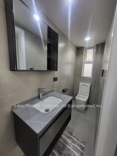Fresh & Modern 2-Bedroom Apartment