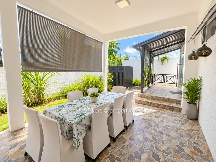 Detached 3-Bedroom Villa with Pool & Private Rooftop in Calodyne