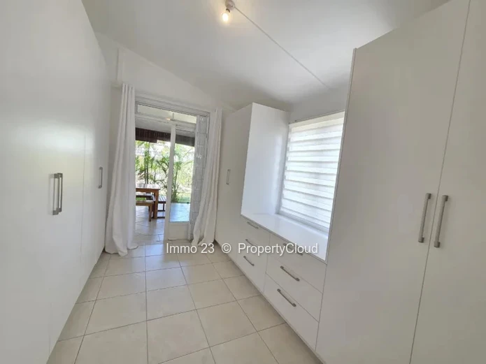 Houses / Villas - 5 bedrooms - Tamarin