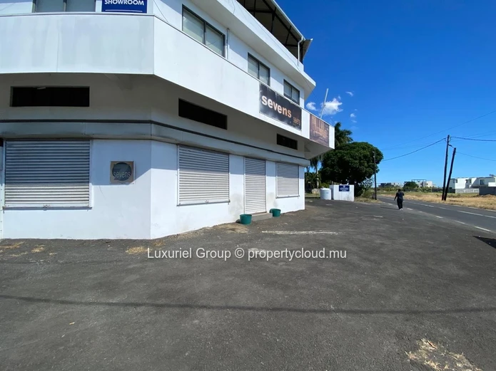 Commercial Building for Rent – First Floor