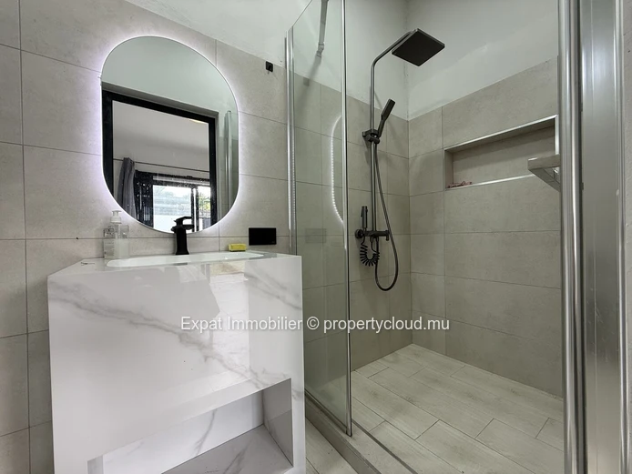 Contemporary 4-Bedroom Villa With Private Pool And 80 Sqm Rooftop – Cap Malheureux