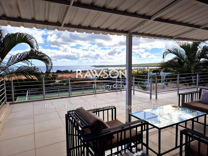 Duplex de luxe 3 chambres à louer à Tamarin | Vue mer et montagne | 200 m² spacieux