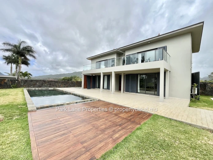 Maison moderne de 450 m² à vendre à Coral Residence, Vieux Grand Port