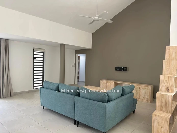 For Rent : Spacious Villa with Private Pool and Mountain View in Tamarin, Mauritius