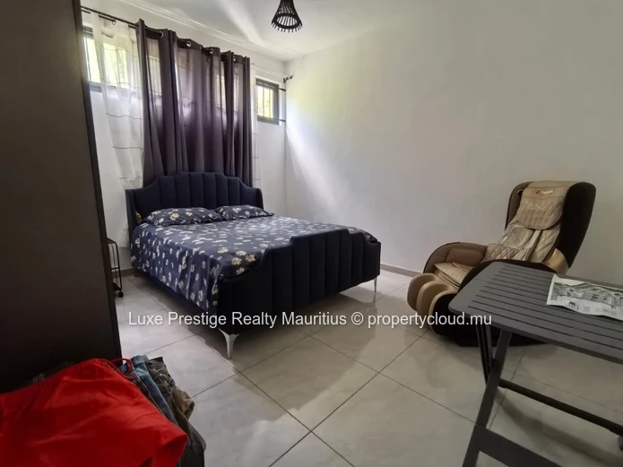Appartement meublé 3 chambres en rez-de-chaussée à Mont Choisy – 10 minutes à pied de la plage  Rs 45 000 par mois | ...