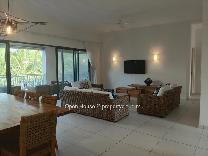 Luxury 3-Bedroom Penthouse with Private Pool in Pereybere