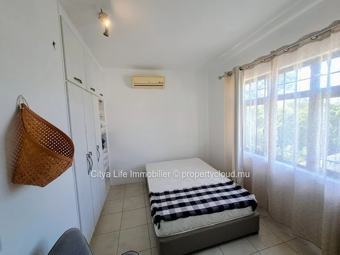 Maison meublée 2 chambres avec bureau à louer à Péreybère