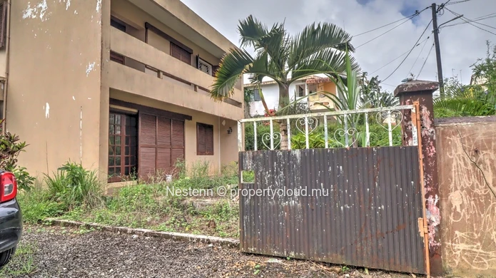 Traditional single-storey villa with 4 bedrooms