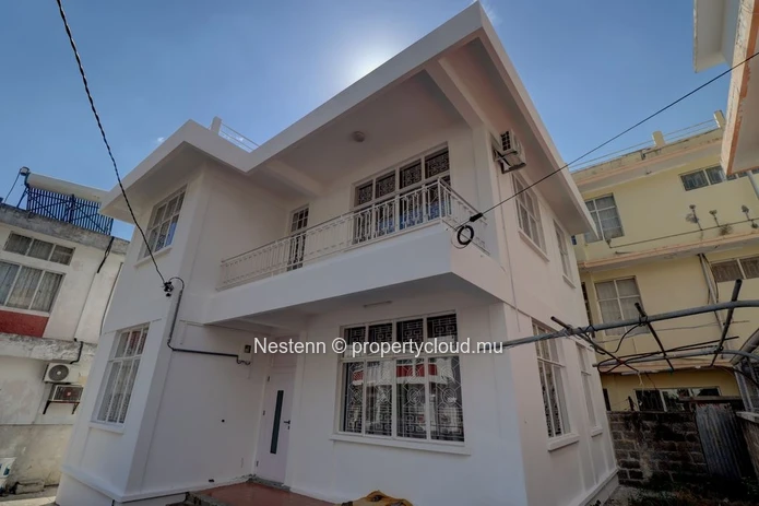 Maison fraîchement rénovée avec vue panoramique sur Port-Louis & les montagnes