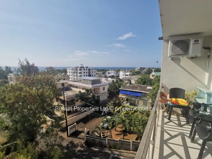 Sea view apartment | 2 bedrooms | 450m from the beach