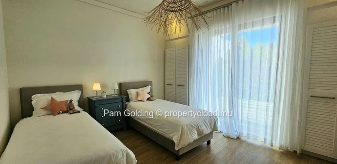 Maison de ville de 4 chambres avec piscine privée à vendre à Azuri Ocean & Golf Village, Île Maurice (Mandat exclusif)