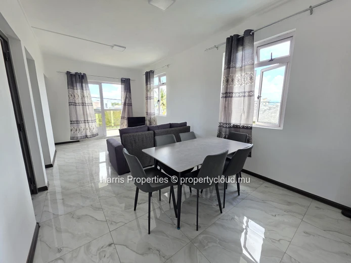 Elegant 3-Bedroom Apartment for Rent in Pereybère