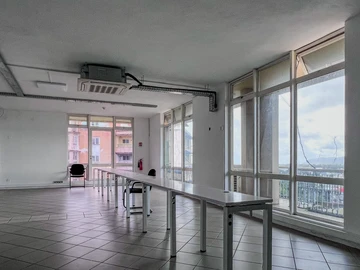 Ideal Office Space in the Heart of a Vibrant District 