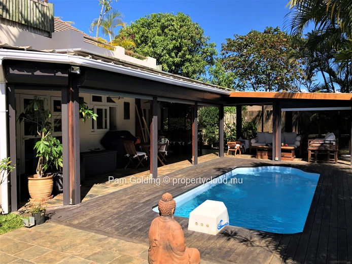 House with a charm 4 bedroom plus an independent studio